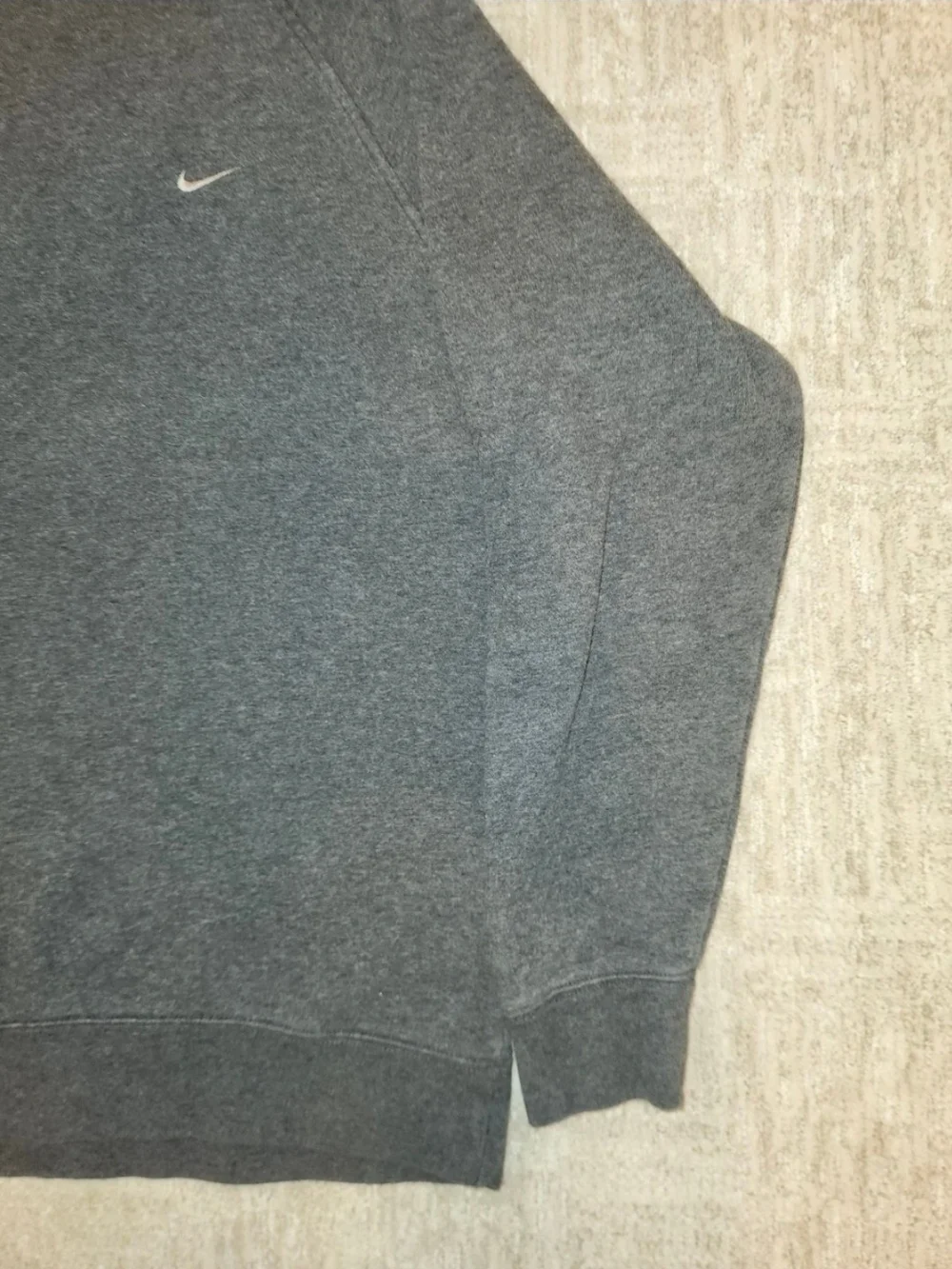 Nike Men's Charcoal Gray Crewneck Sweatshirt